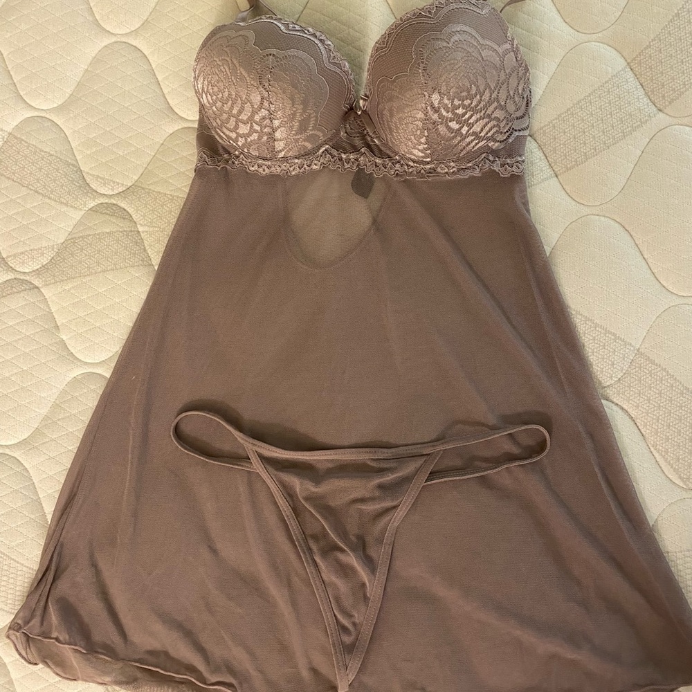 Elegant Lace Trim Purple Nightgown